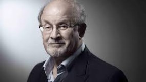 سلمان رشدي يعيد كتابة "دون كيخوت" في أمريكا ترامب