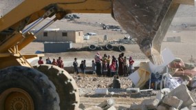 الاحتلال يطرد عائلات فلسطينية في الأغوار الشمالية