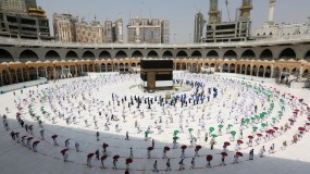السعودية: رفع الإجراءات الاحترازية وإلغاء التباعد في الحرمين ومساجد المملكة