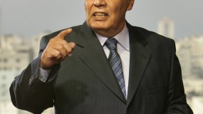 "الإعلام" تنعى الكاتب والصحفي حسن الكاشف