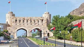 سلطنة عمان تعفي مواطني 103 دول من التأشيرة 10 أيام بشروط