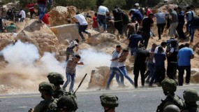 إصابات بالرصاص الحي و بالاختناق خلال مواجهات مع الاحتلال