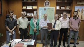 بلدية غزة توقع مع "تنسيق المشاريع" بالحكم المحلي مشروع تطوير شارع الجزائر