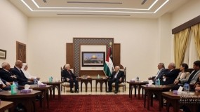 الرئيس عباس يستقبل رجل الأعمال حماد الحرازين