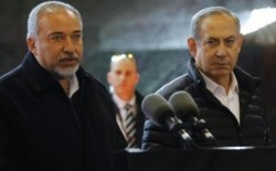 ليبرمان يُهاجم: نتنياهو يتصرف كالأرنب أمام حزب الله والسنوار